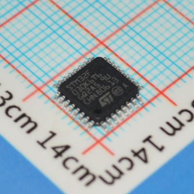 STM32F030K6T6 48MHz Cortex-M0 MCU 32KB فلاش 4KB ذاكرة الوصول العشوائي 12 بت ADC 16 GPIOs LQFP-32 2.4-3.6V -40°C إلى +85°C فعالة من حيث التكلفة